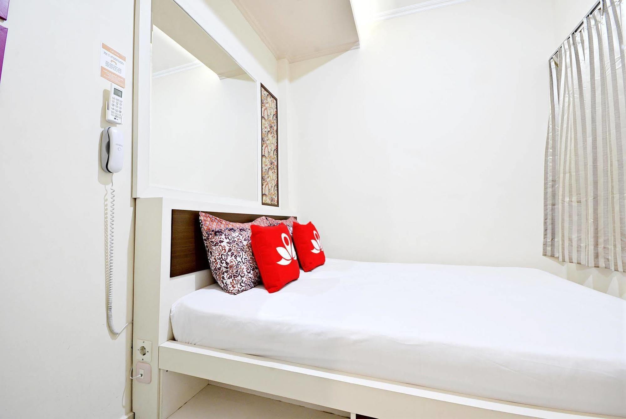 Zen Rooms Cideng Barat Jakarta Extérieur photo